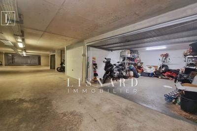 Parking / Garage - 25 m²