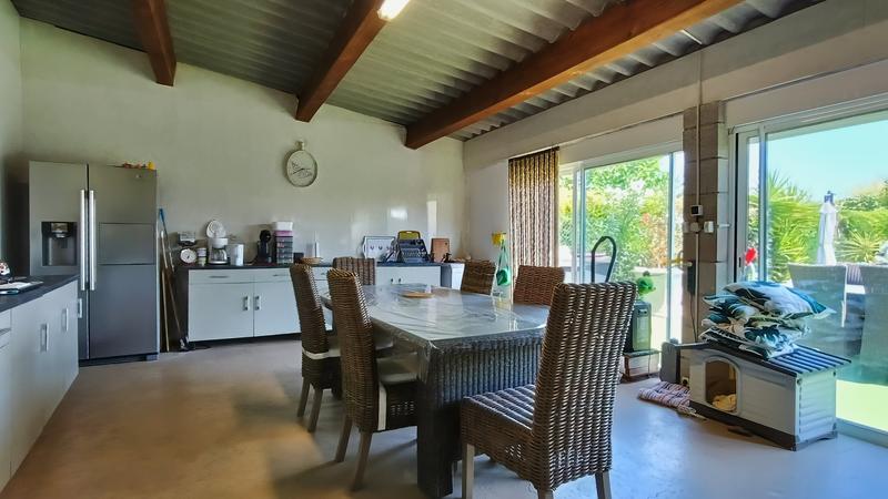 Maison - 254 m² - 11 pièces