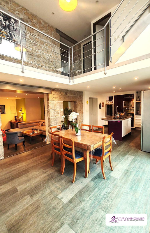 Maison - 142 m² - 7 pièces