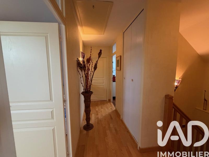 Maison - 205 m² - 8 pièces