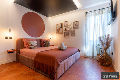 Maison - 202 m² - 8 pièces