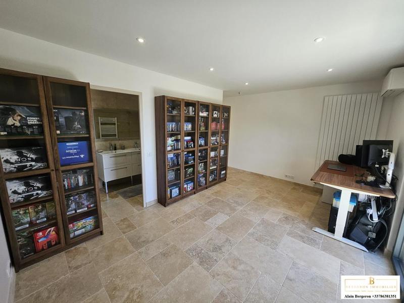 Maison - 185 m² - 5 pièces