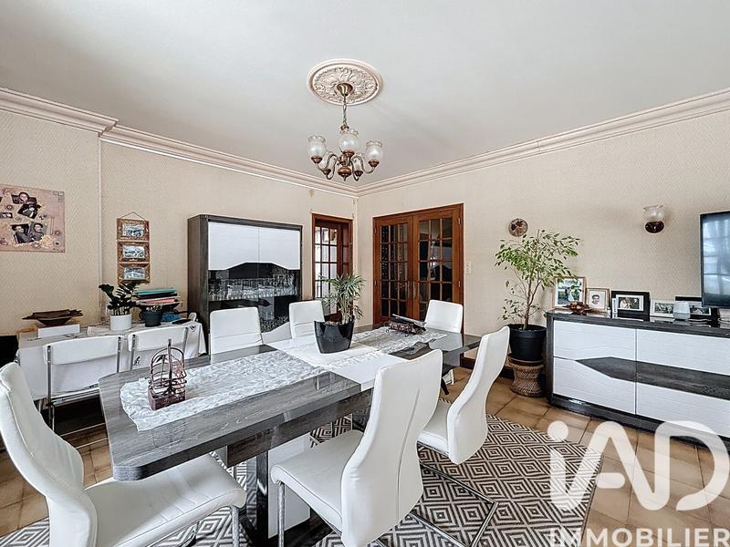 Maison - 186 m² - 5 pièces