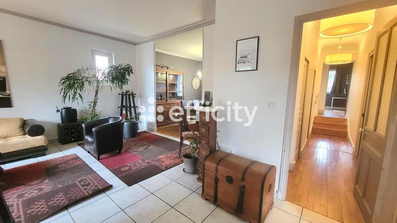 Maison - 157 m² - 7 pièces