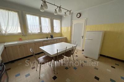 Maison - 205 m² - 7 pièces