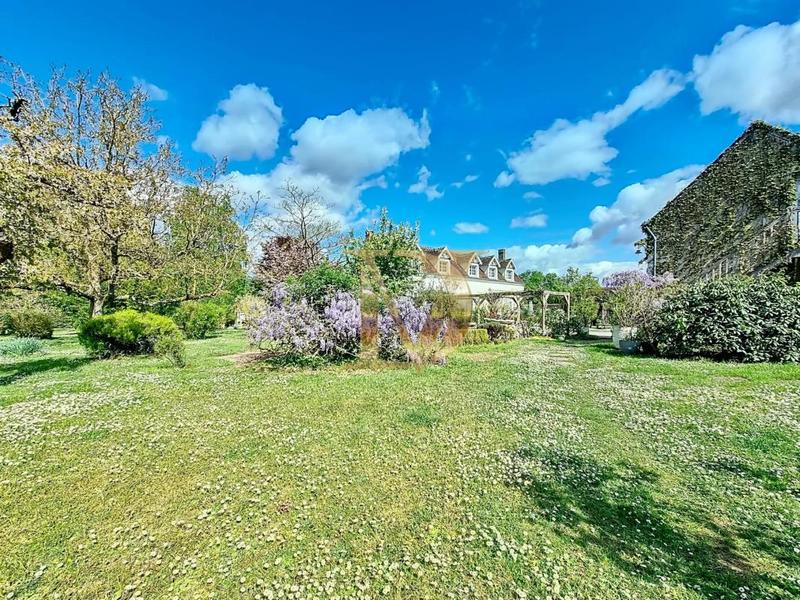 Propriété - 250 m² - 10 pièces