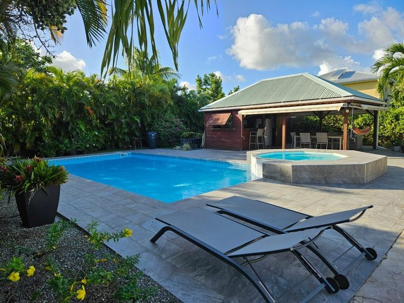 Maison - 190 m² - 16 pièces