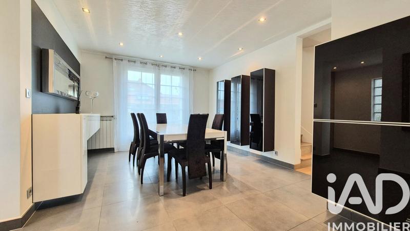 Maison - 230 m² - 7 pièces