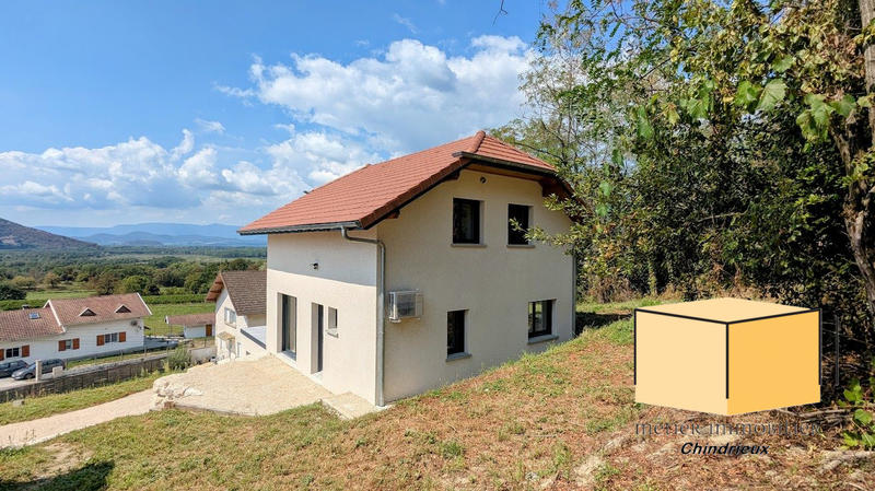 Maison - 95 m² - 5 pièces