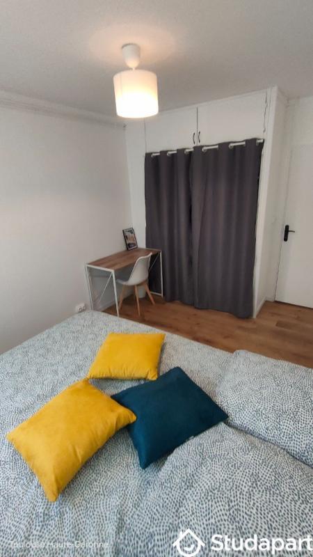 Chambre - 10 m² - 1 pièce