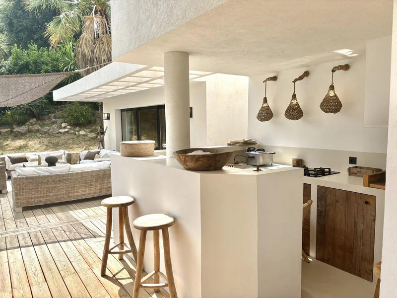 Villa - 260 m² - 6 pièces