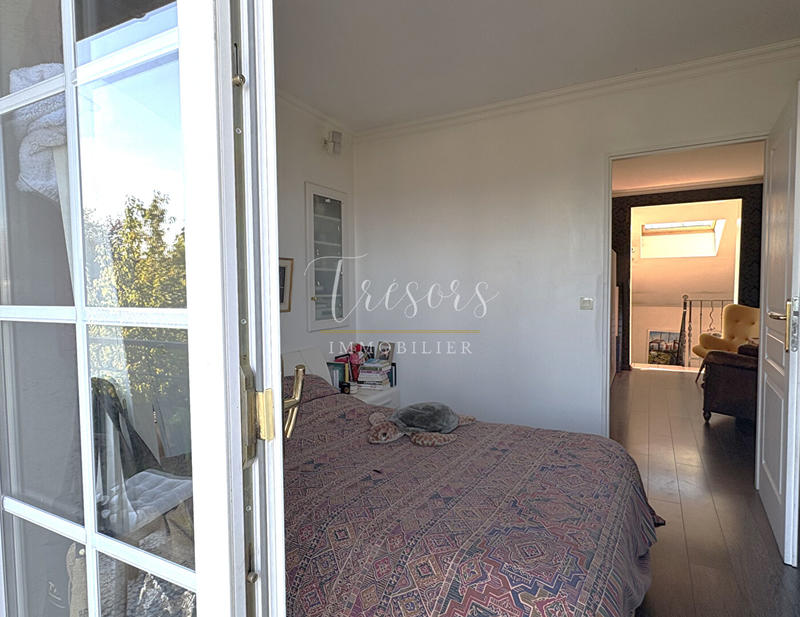 Maison - 269 m² - 8 pièces