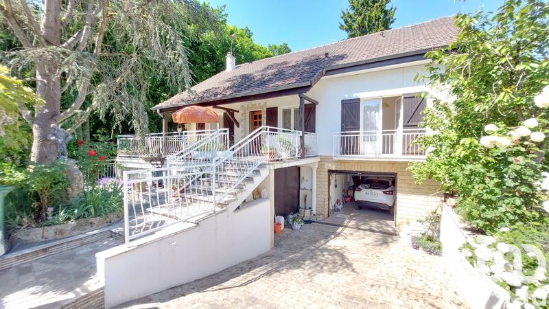 Maison - 215 m² - 8 pièces