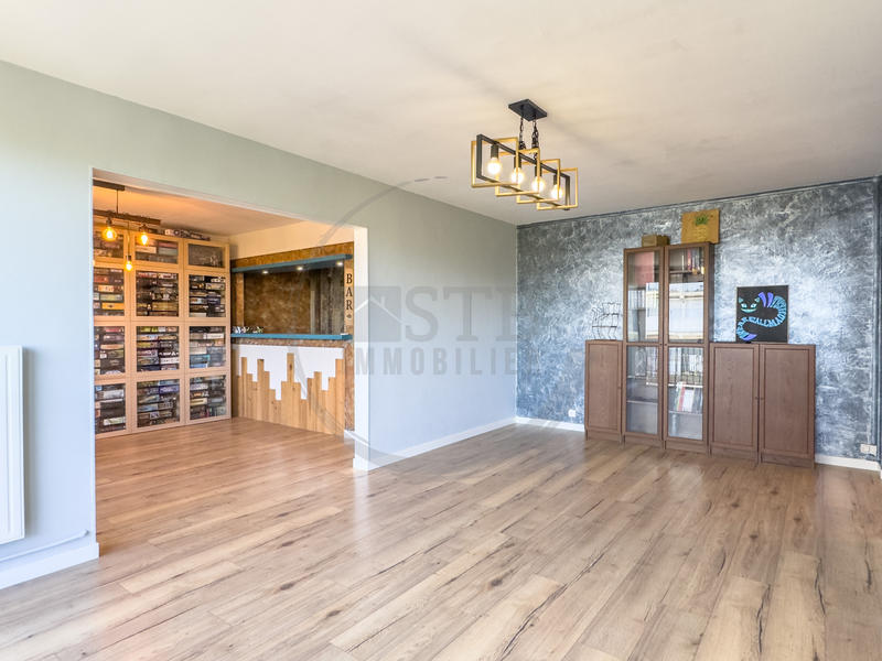 Appartement - 97 m² - 5 pièces