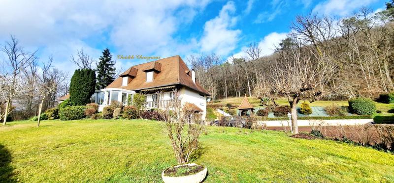 Maison - 226 m² - 10 pièces