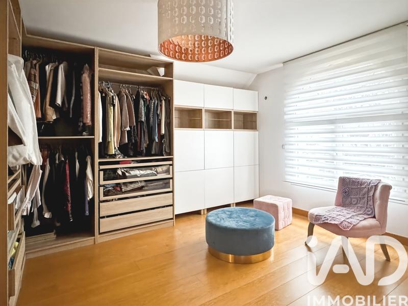 Maison - 185 m² - 7 pièces