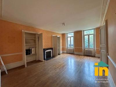 Demeure - 301 m² - 11 pièces