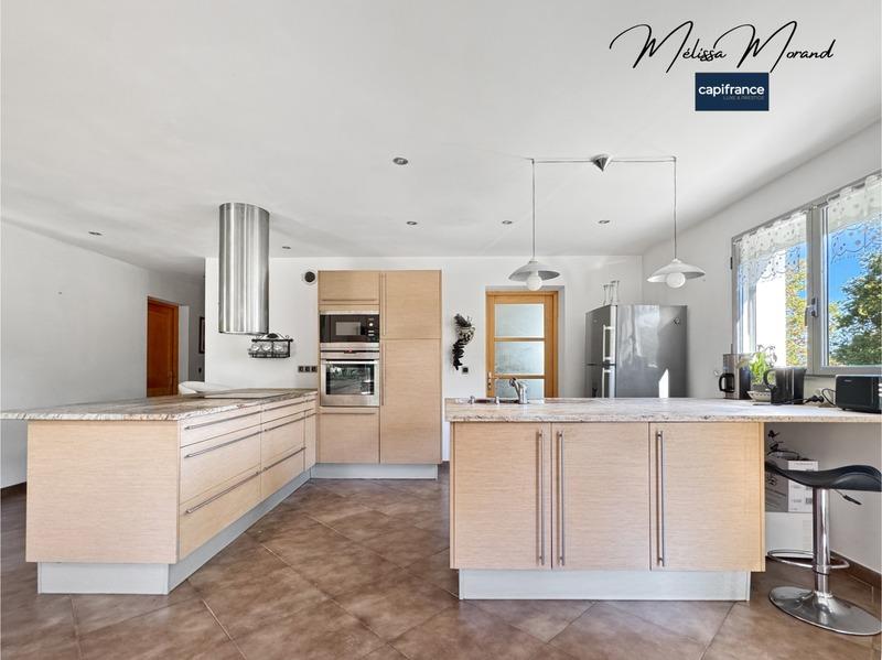 Maison - 180 m² - 5 pièces