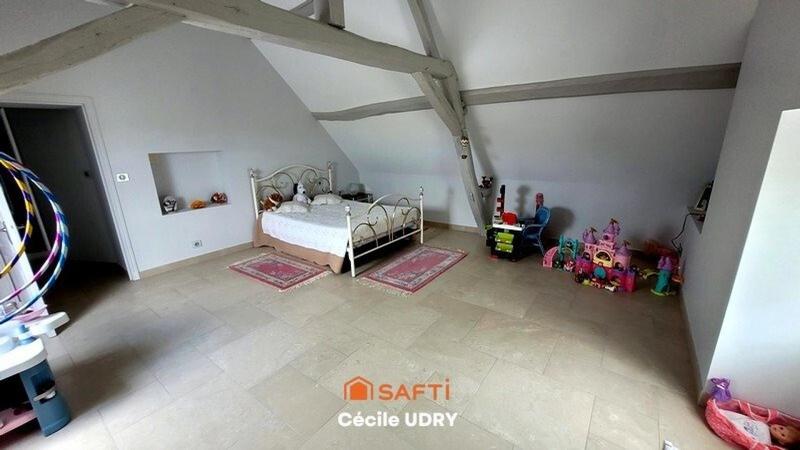 Maison - 415 m² - 12 pièces