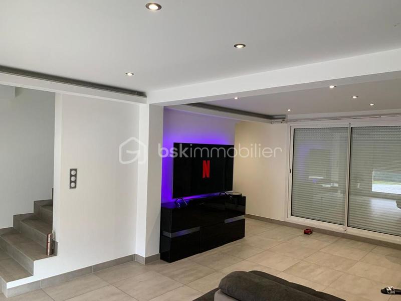 Maison - 161 m² - 7 pièces