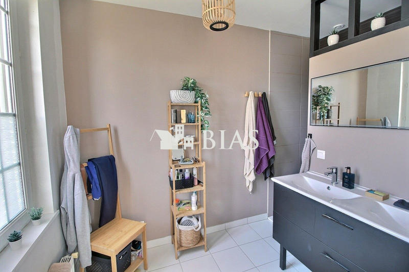 Maison ancienne - 258 m² - 15 pièces