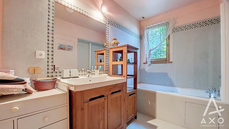 Maison - 371 m² - 12 pièces