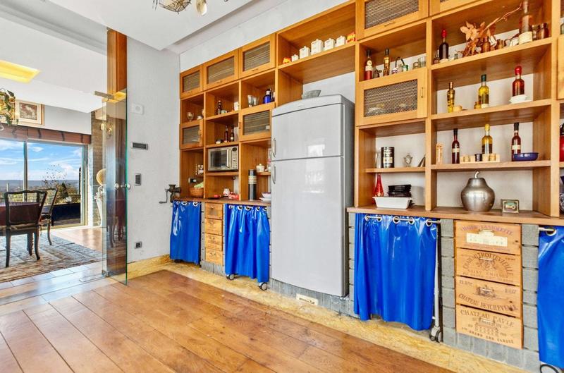 Maison - 464 m² - 14 pièces