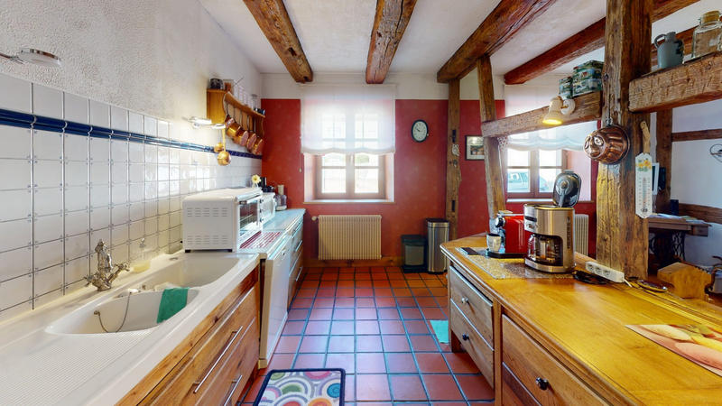 Maison traditionnelle - 250 m² - 8 pièces