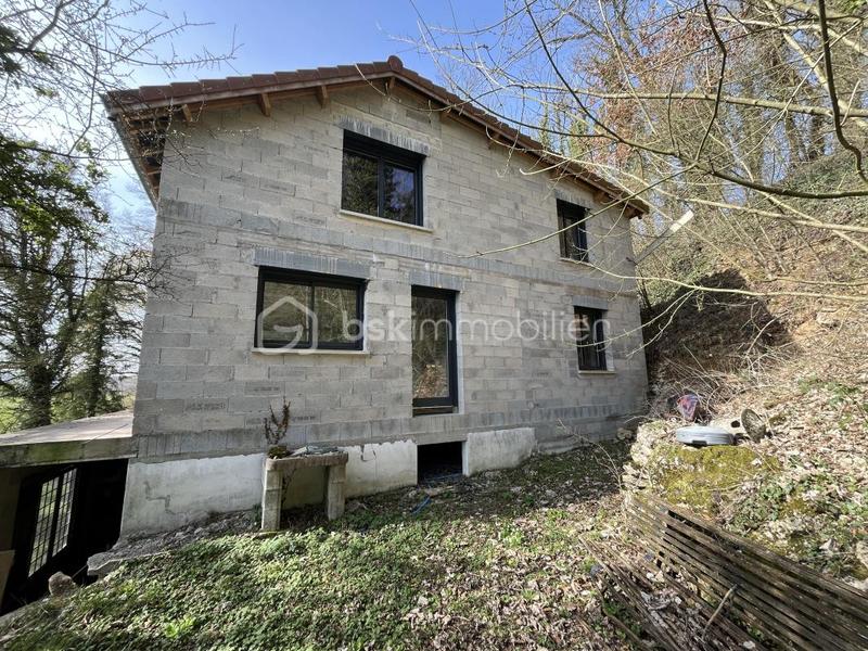 Maison - 140 m² - 5 pièces
