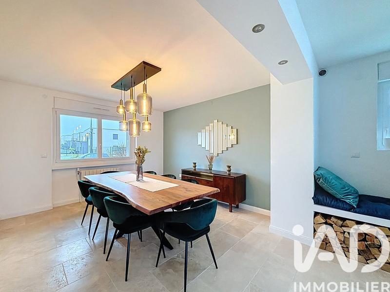 Maison - 200 m² - 7 pièces