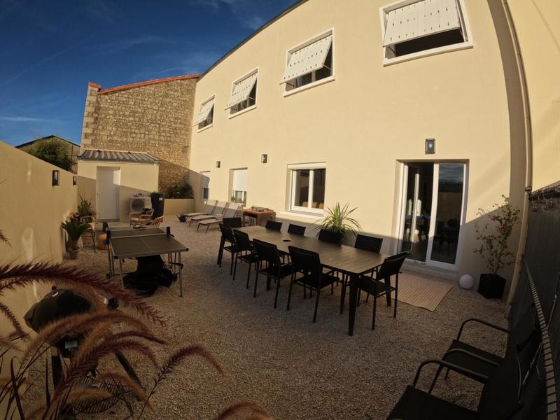 Chambre - 234 m² - 1 pièce