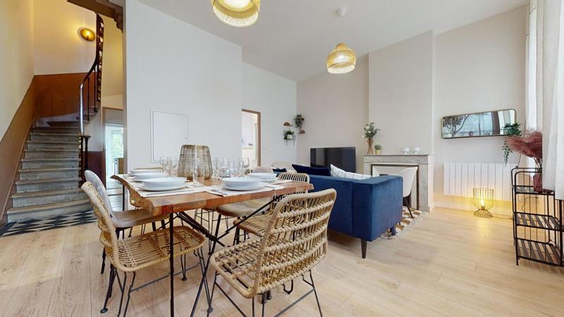 Maison en pierre - 158 m² - 8 pièces