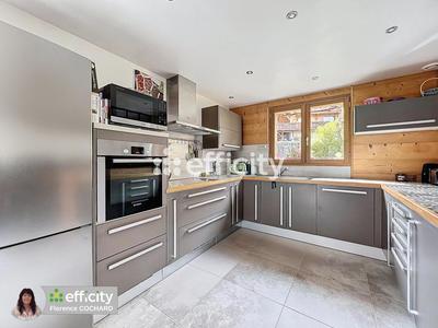 Maison - 195 m² - 6 pièces