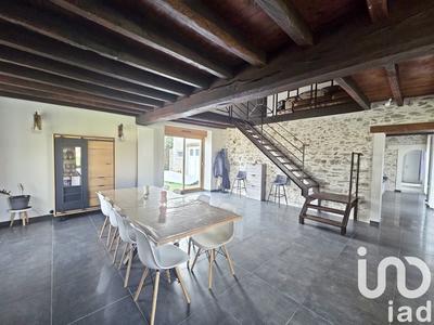 Maison - 270 m² - 10 pièces