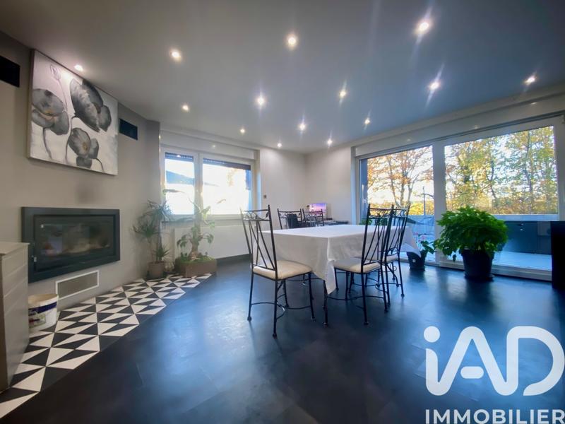 Maison - 216 m² - 7 pièces