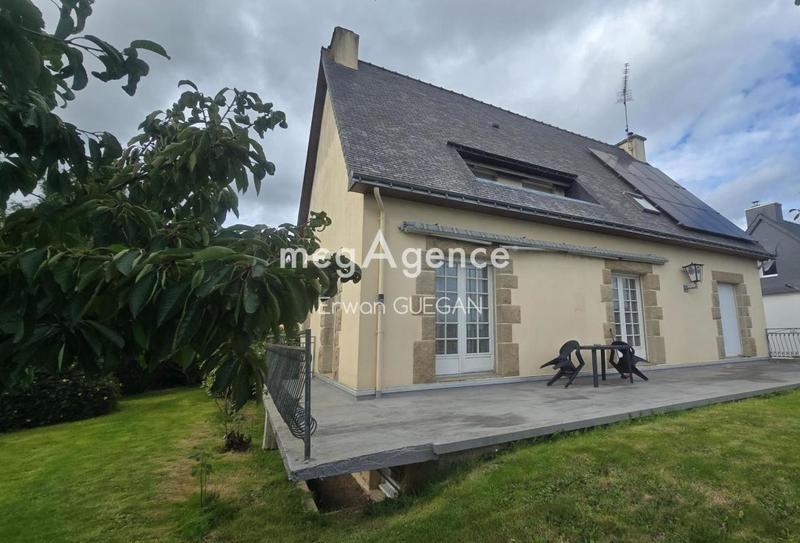Maison - 235 m² - 8 pièces