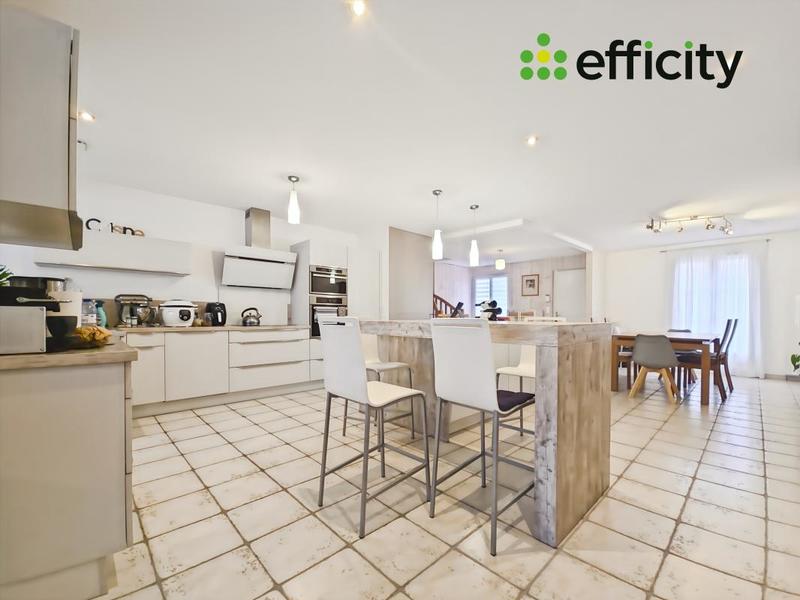 Maison - 234 m² - 6 pièces