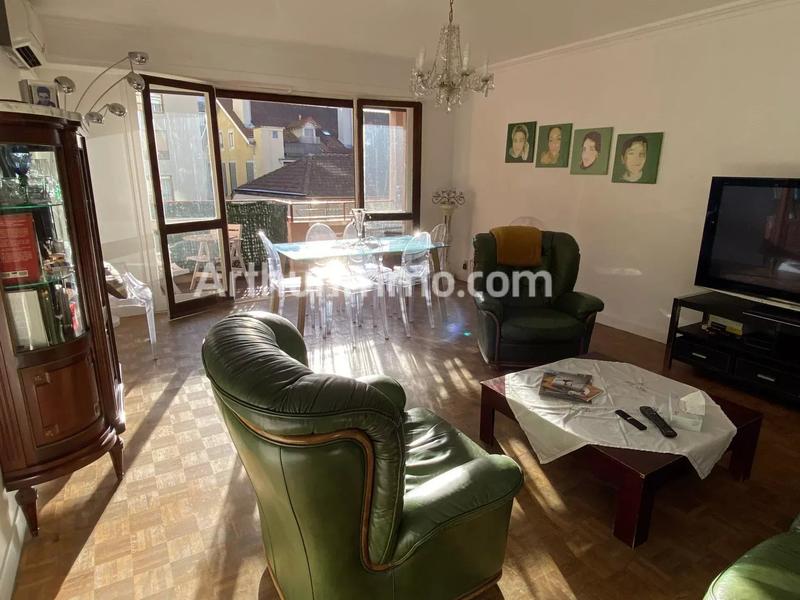 Appartement - 82 m² - 3 pièces