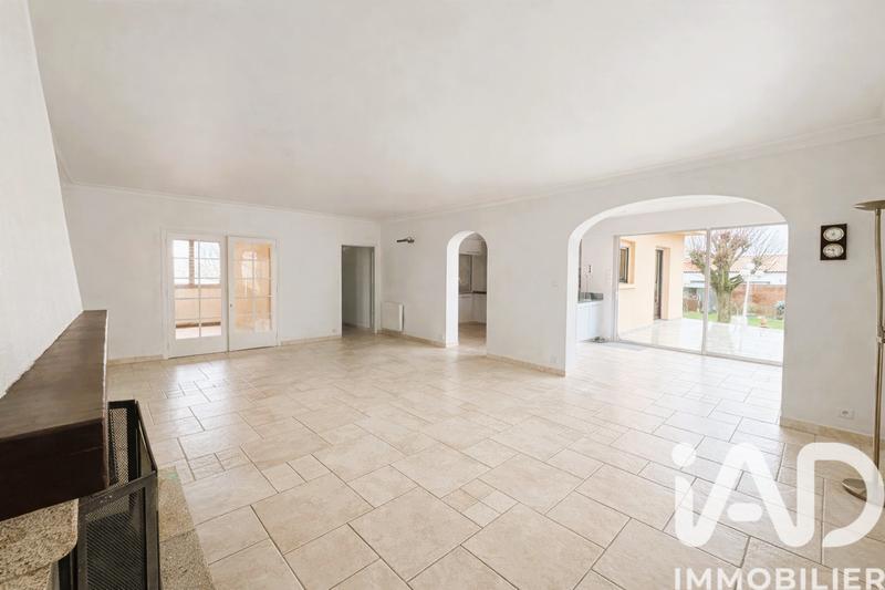 Maison - 260 m² - 7 pièces