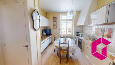 Maison - 700 m² - 12 pièces