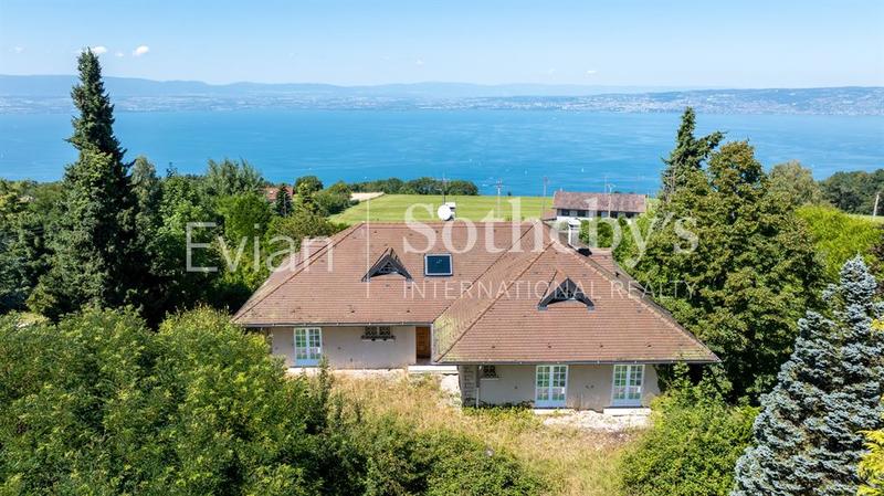 Maison - 230 m² - 8 pièces