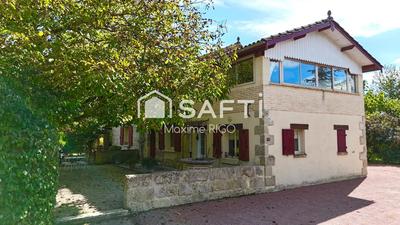 Maison - 247 m² - 9 pièces