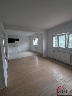 Maison - 200 m² - 9 pièces
