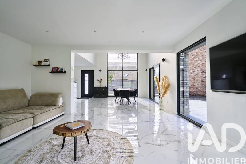 Maison - 210 m² - 6 pièces