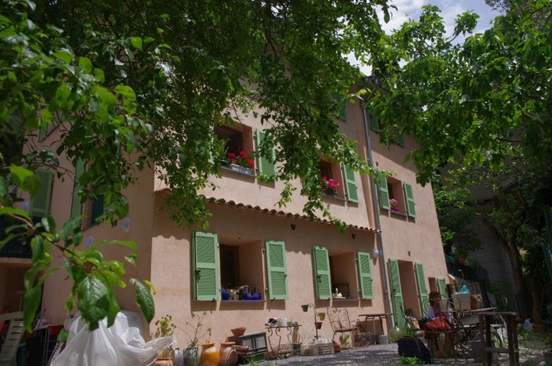 Maison - 201 m² - 8 pièces