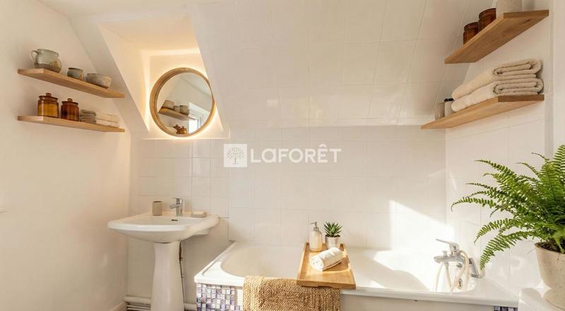Loft - 185 m² - 5 pièces