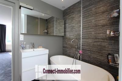 Maison - 247 m² - 7 pièces