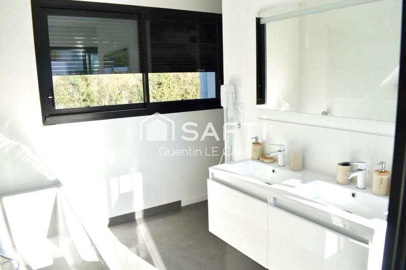 Maison - 187 m² - 9 pièces