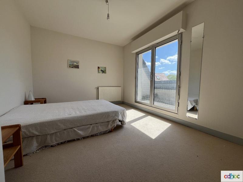 Maison contemporaine - 240 m² - 10 pièces