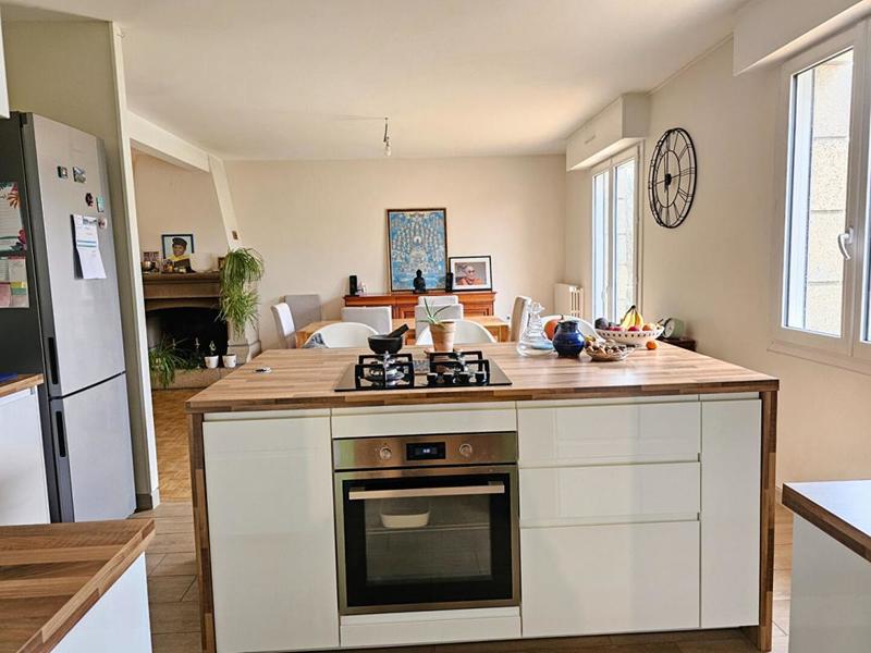 Maison - 202 m² - 9 pièces